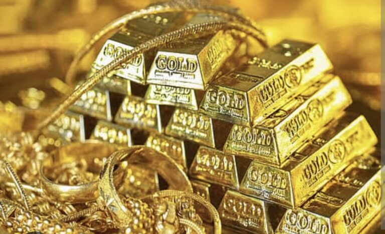 అమ్మా.. బంగారం ధర మళ్లా పెరుగుతందట.. తీసుకోపొయిన్రే!