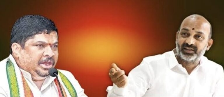 కరీంనగర్లో బండి వర్సెస్ పొన్నం.. చివరి నిమిషంలో కాంగ్రెస్ కు ట్విస్ట్ ఇచ్చిన బీఆర్ఎస్.. బల్దియాపై రెపరెపలాడిన కాషాయం