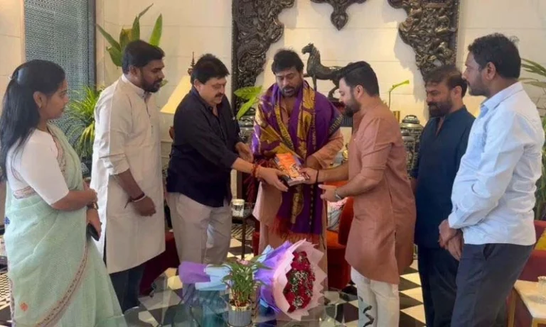 Chiranjeevi | మెగాస్టార్‌ను క‌లిసిన బీజేపీ చీఫ్‌.. చిరు మళ్లీ క్రియాశీల రాజకీయాల్లోకి వస్తున్నారా..?