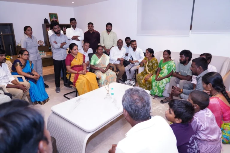 Kavitha..Nerella | నేరెళ్ల గాయానికి తెలంగాణ ఆడబిడ్డ భరోసా..